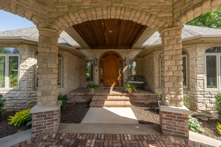 410 S Oaks Drive, Springfield, MO 65809 - #2