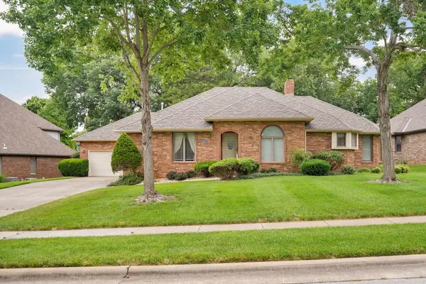 2017 E Richmond Street, Springfield, MO 65804