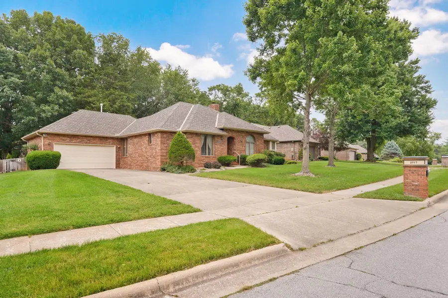 2017 E Richmond Street, Springfield, MO 65804 - #2