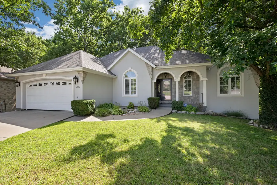 2520 W Arlington Street, Springfield, MO 65810 - #2