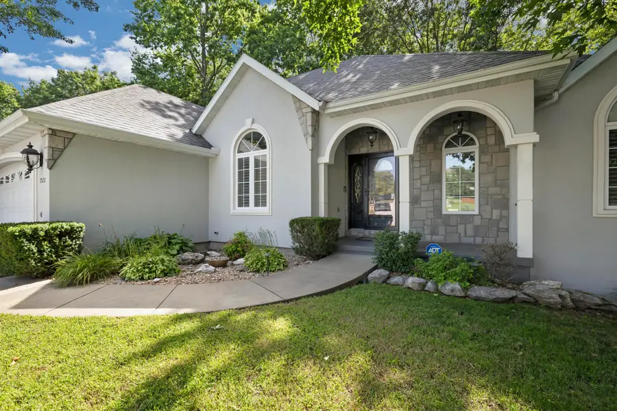 2520 W Arlington Street, Springfield, MO 65810 - #3