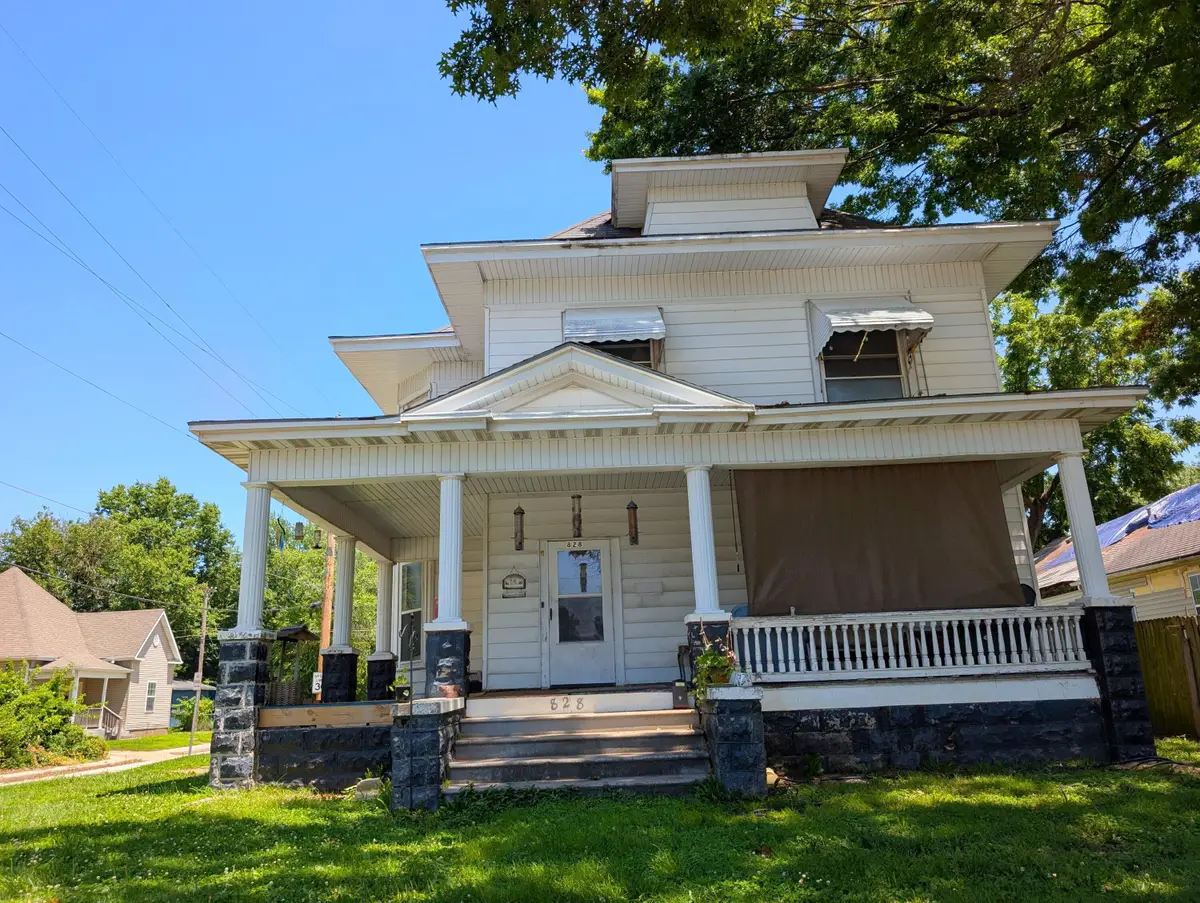 828 N Grant Avenue, Springfield, MO 65802 - #1