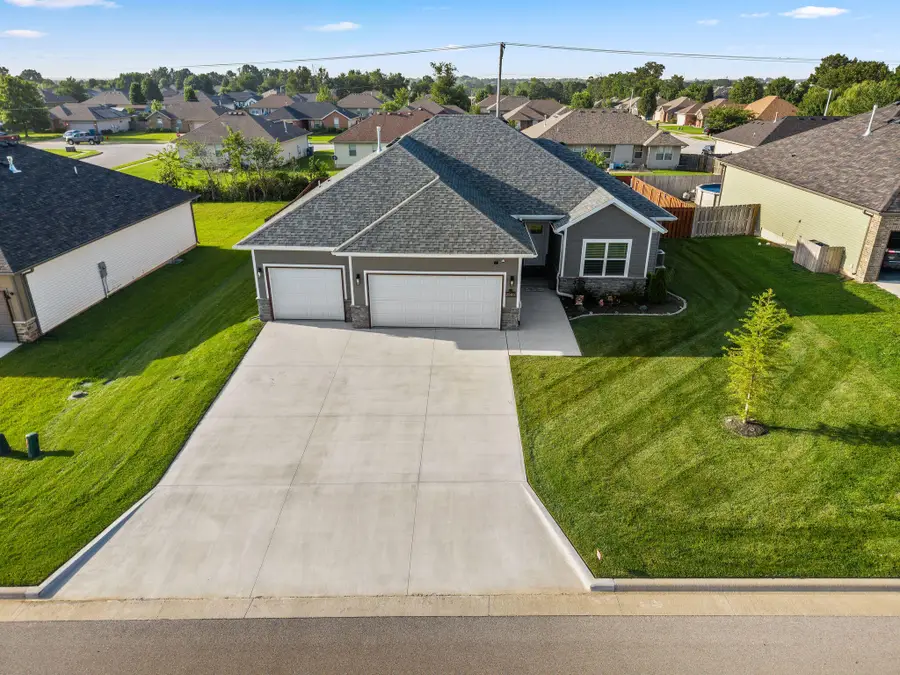 2505 W Mcguffey Street, Ozark, MO 65721 - #3
