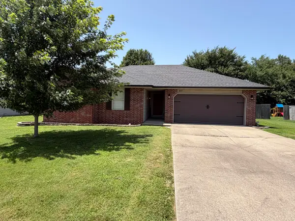 835 S Natalie Avenue, Springfield, MO 65802