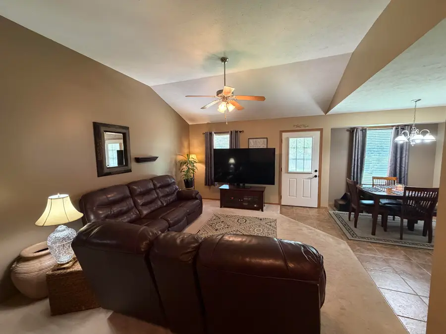 835 S Natalie Avenue, Springfield, MO 65802 - #2