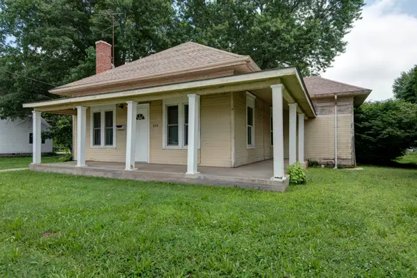 808 N Mccanse Street, Mt Vernon, MO 65712