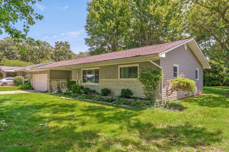 1626 S St Charles Avenue, Springfield, MO 65804 - #3