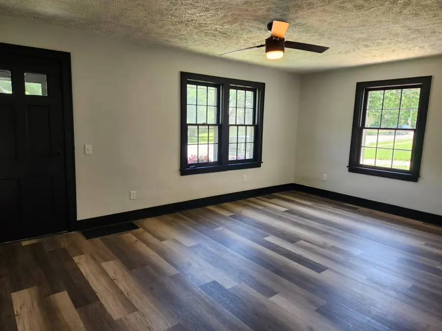 524 W Jackson Street, Marshfield, MO 65706 - #3