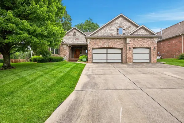 4046 E Kensington Street, Springfield, MO 65809