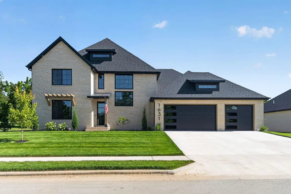 1631 E Cobblestone Drive, Ozark, MO 65721 - #1