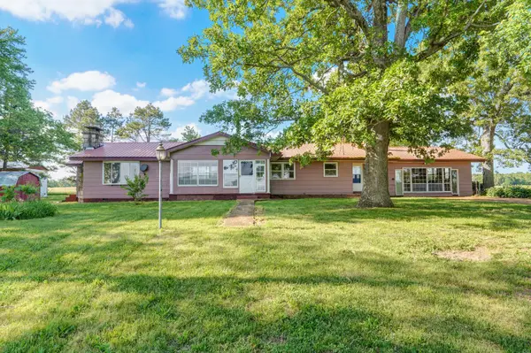 9593 County Road 9660, Koshkonong, MO 65692