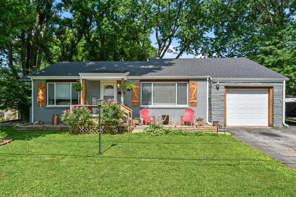 2233 S Roanoke Avenue, Springfield, MO 65807