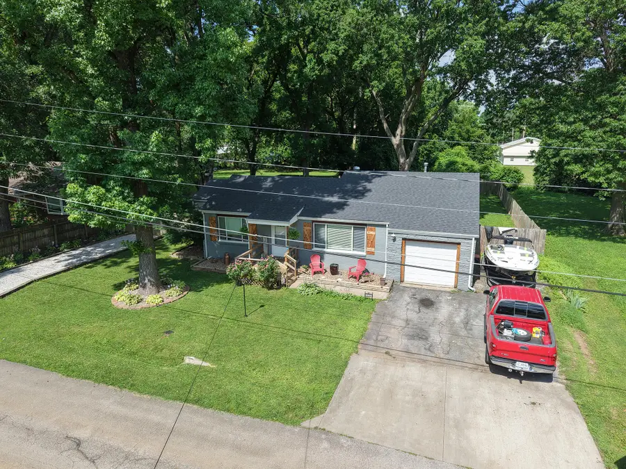 2233 S Roanoke Avenue, Springfield, MO 65807 - #2