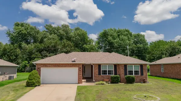 2320 S Mesa Drive, Bolivar, MO 65613