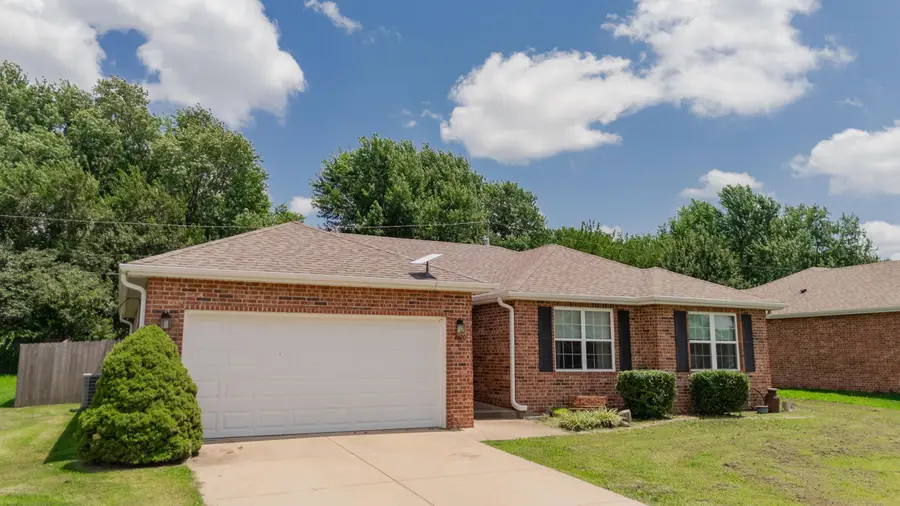2320 S Mesa Drive, Bolivar, MO 65613 - #2