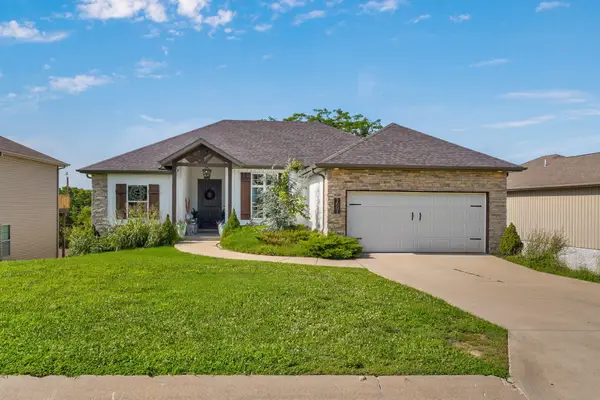 1601 E Fairwind, Ozark, MO 65721