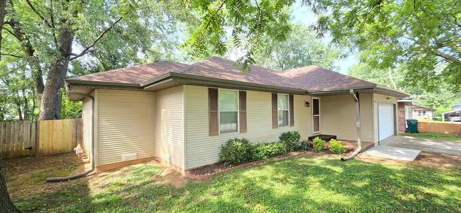 639 E Livingston Street, Springfield, MO 65803 - #2