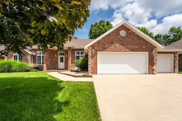 3755 W Eaglecrest Street, Battlefield, MO 65619