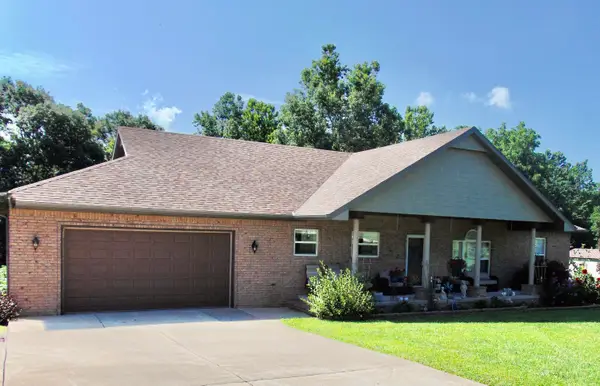6103 Hunters Glen Road, Seligman, MO 65745