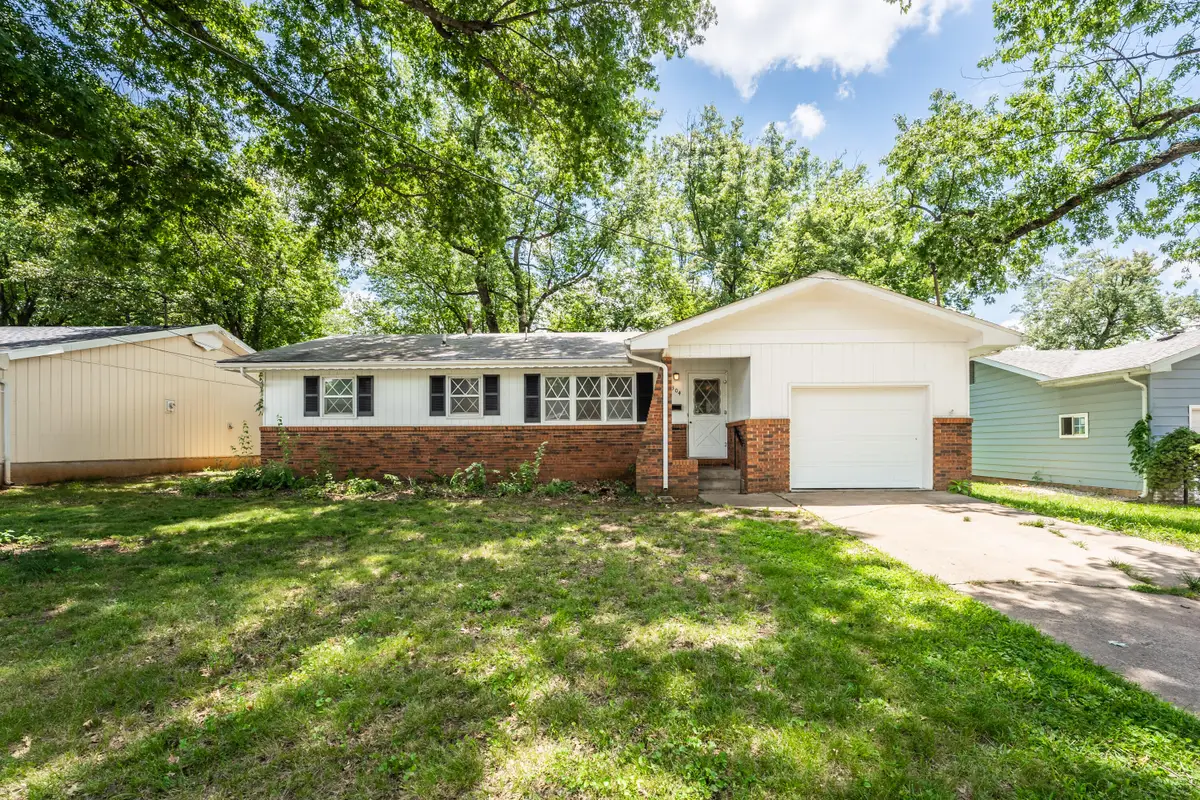 304 E Broadmoor Street, Springfield, MO 65807 - #1