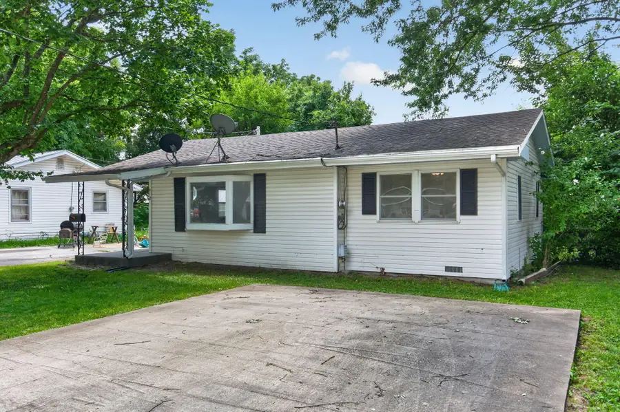 412 E Madison Street, Marshfield, MO 65706 - #2