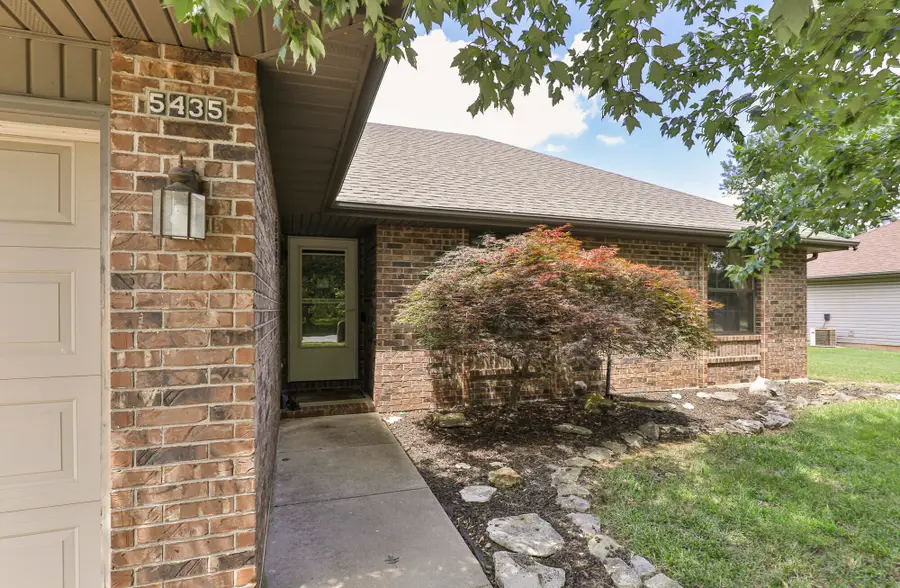 5435 S Jefferson Avenue, Springfield, MO 65810 - #3