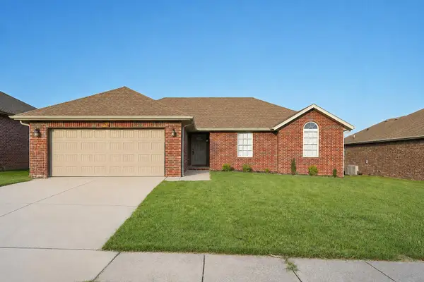 3526 S Juniper Avenue, Springfield, MO 65804