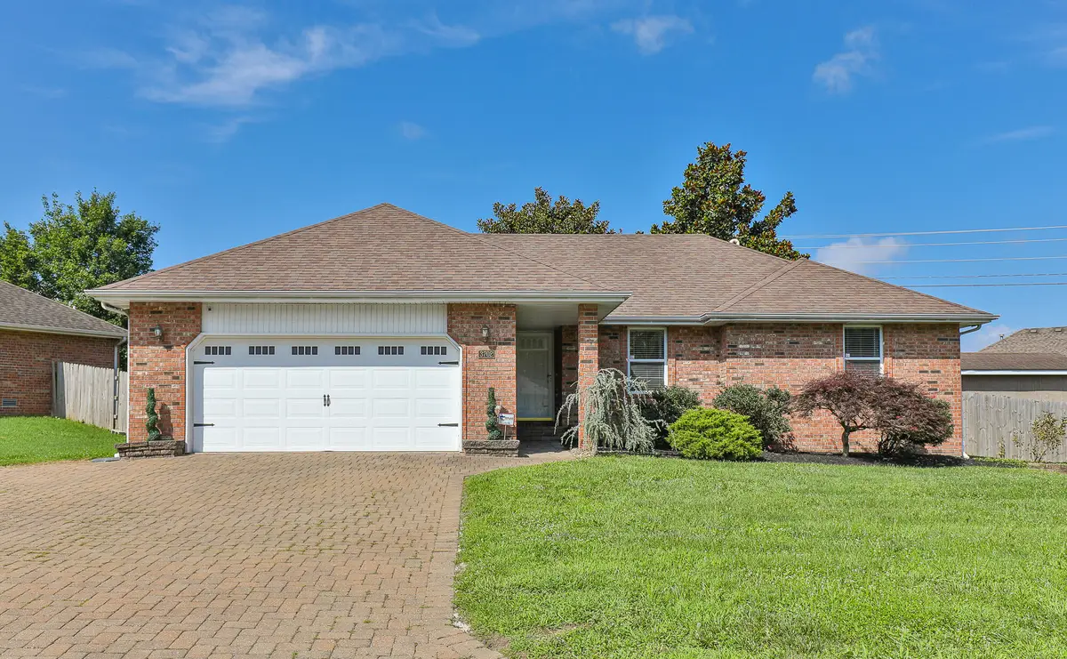 3702 W Vincent Drive, Springfield, MO 65810 - #1