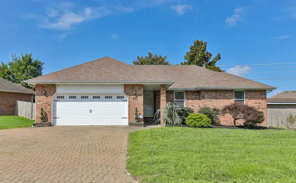 3702 W Vincent Drive, Springfield, MO 65810