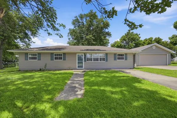 2836 Gordon Place, Neosho, MO 64850