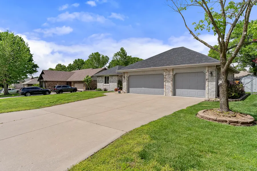 715 W Wasson Street, Nixa, MO 65714 - #2