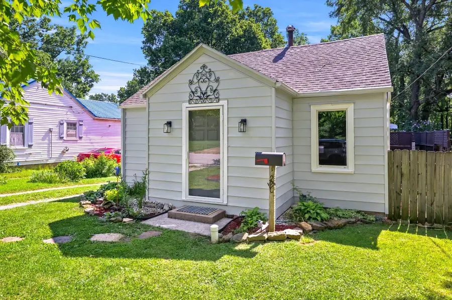 1616 N Rogers Avenue, Springfield, MO 65803 - #3