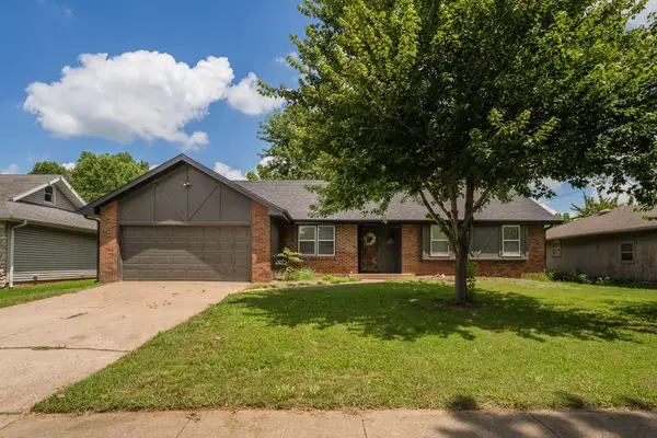 1209 W Berkeley Street, Springfield, MO 65807