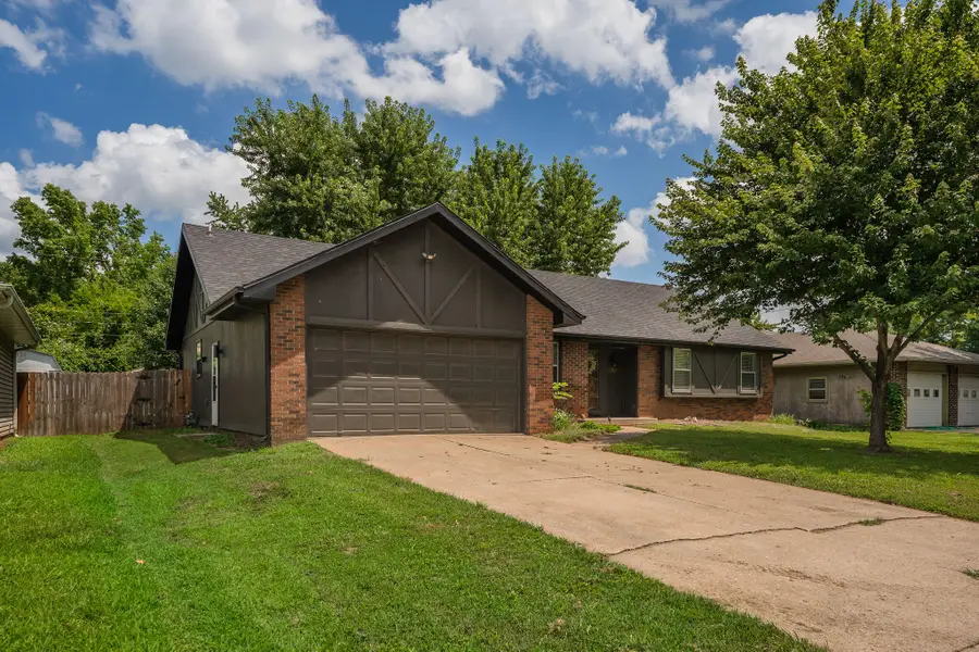 1209 W Berkeley Street, Springfield, MO 65807 - #3
