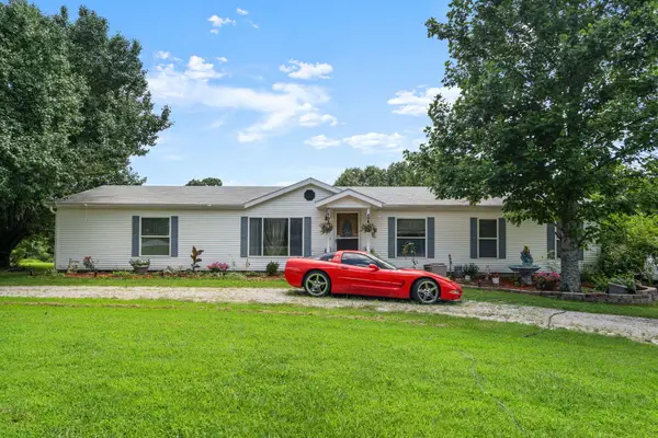 64 Grand Imperial Drive, Galena, MO 65656