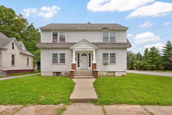 1504 N Summit Avenue, Springfield, MO 65803