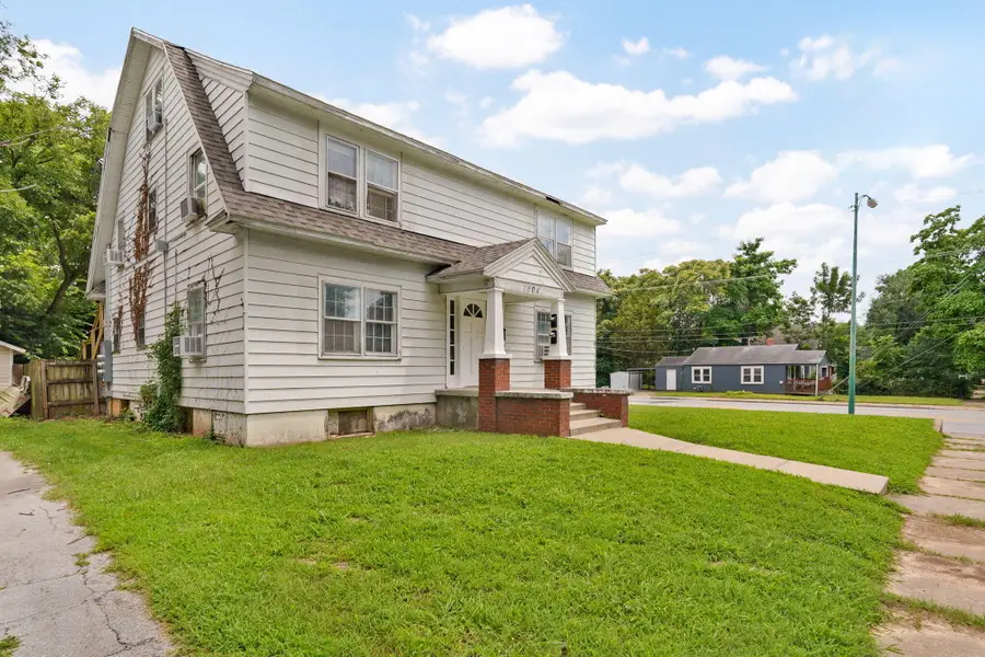 1504 N Summit Avenue, Springfield, MO 65803 - #3