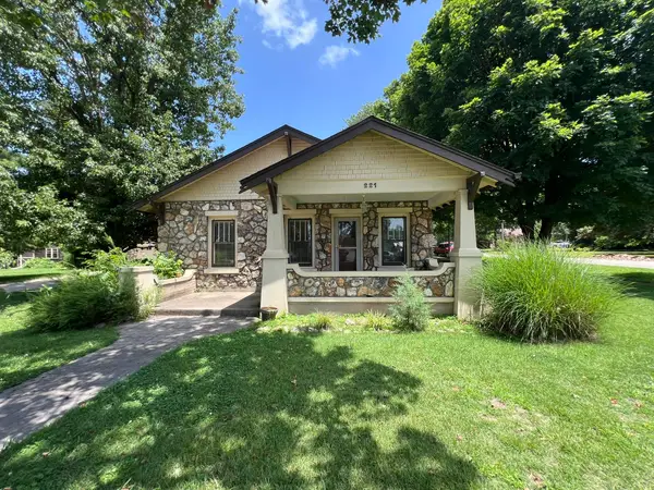 221 Monroe Street, Thayer, MO 65791