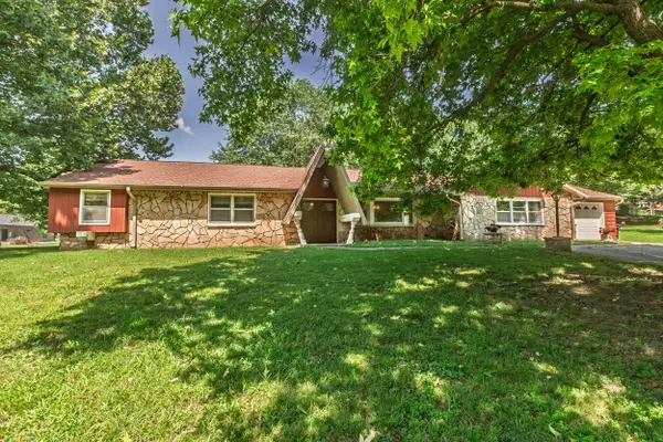 709 N High Street, Stockton, MO 65785
