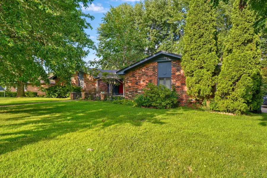 1626 Porter Avenue, Aurora, MO 65605 - #2