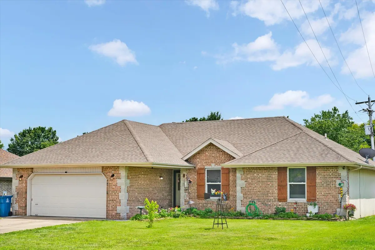 604 E Southeast Hills Court, Nixa, MO 65714 - #1