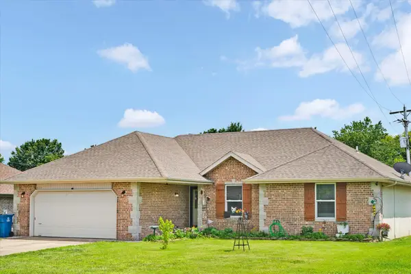 604 E Southeast Hills Court, Nixa, MO 65714