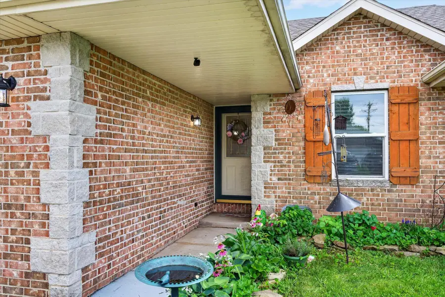 604 E Southeast Hills Court, Nixa, MO 65714 - #2