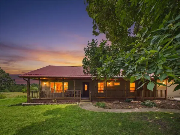 368 State Road U, Urbana, MO 65767