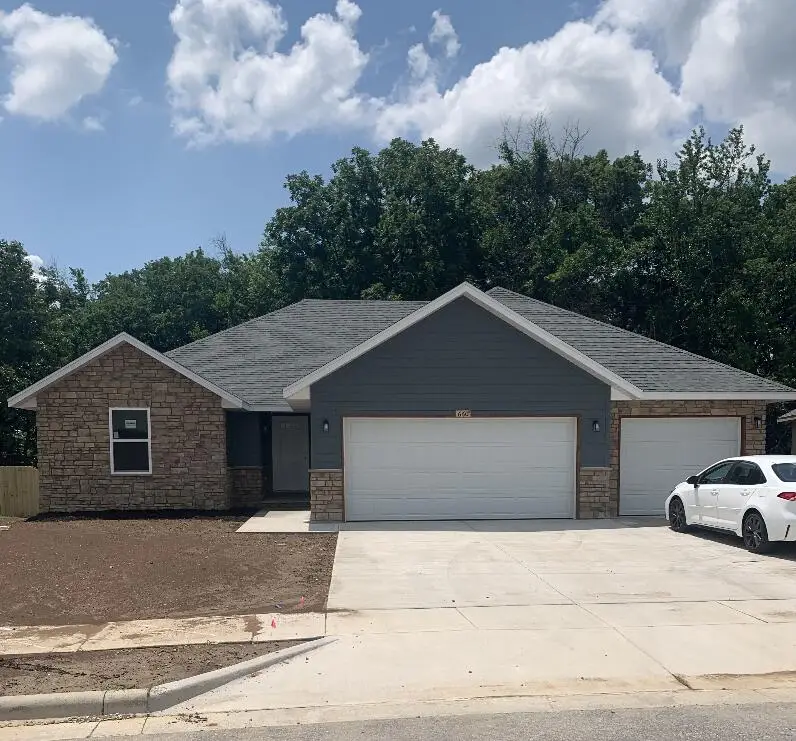 660 W Brook Hollow Road, Nixa, MO 65714 - #1