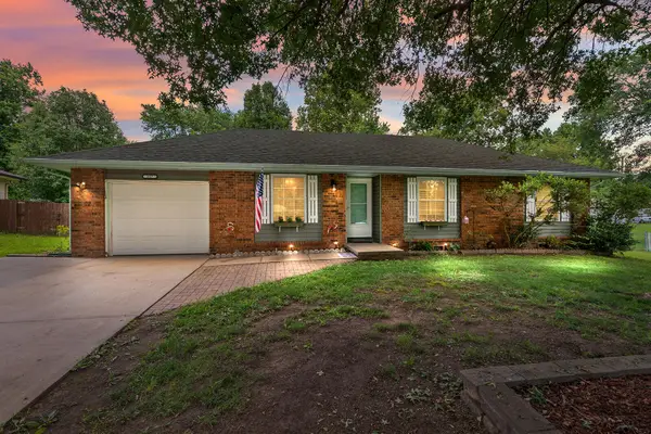 107 N Drenda Avenue, Republic, MO 65738