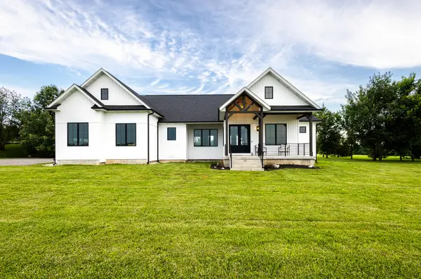 14743 Lawrence 1195, Aurora, MO 65605