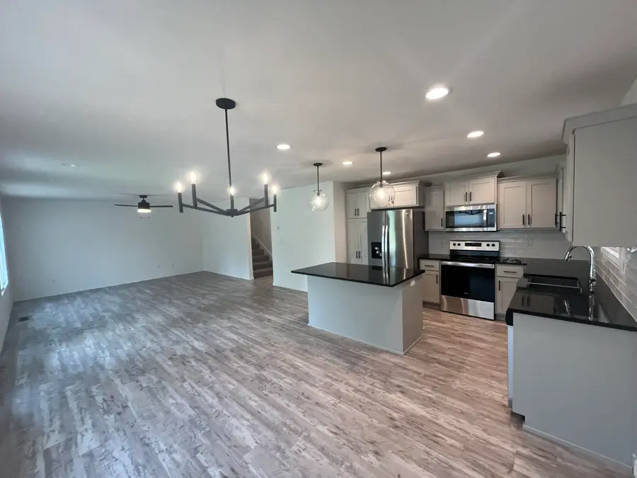 1229 E Paragon Street, Springfield, MO 65803 - #2