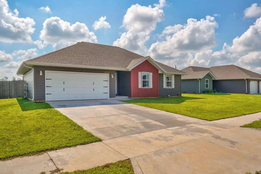 530 Hudson Avenue, Republic, MO 65738 - #3