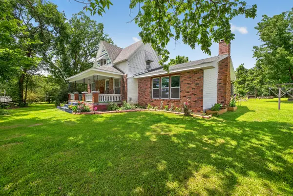 949 Long State Highway Y, Conway, MO 65632